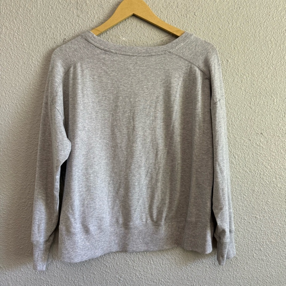 Walt Disney World Sweater Size Medium EUC - Picture 4 of 6
